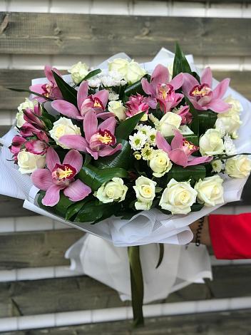 Букет цветов из: Розы и Хризантемы в Покровском Орловской области